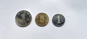 100元